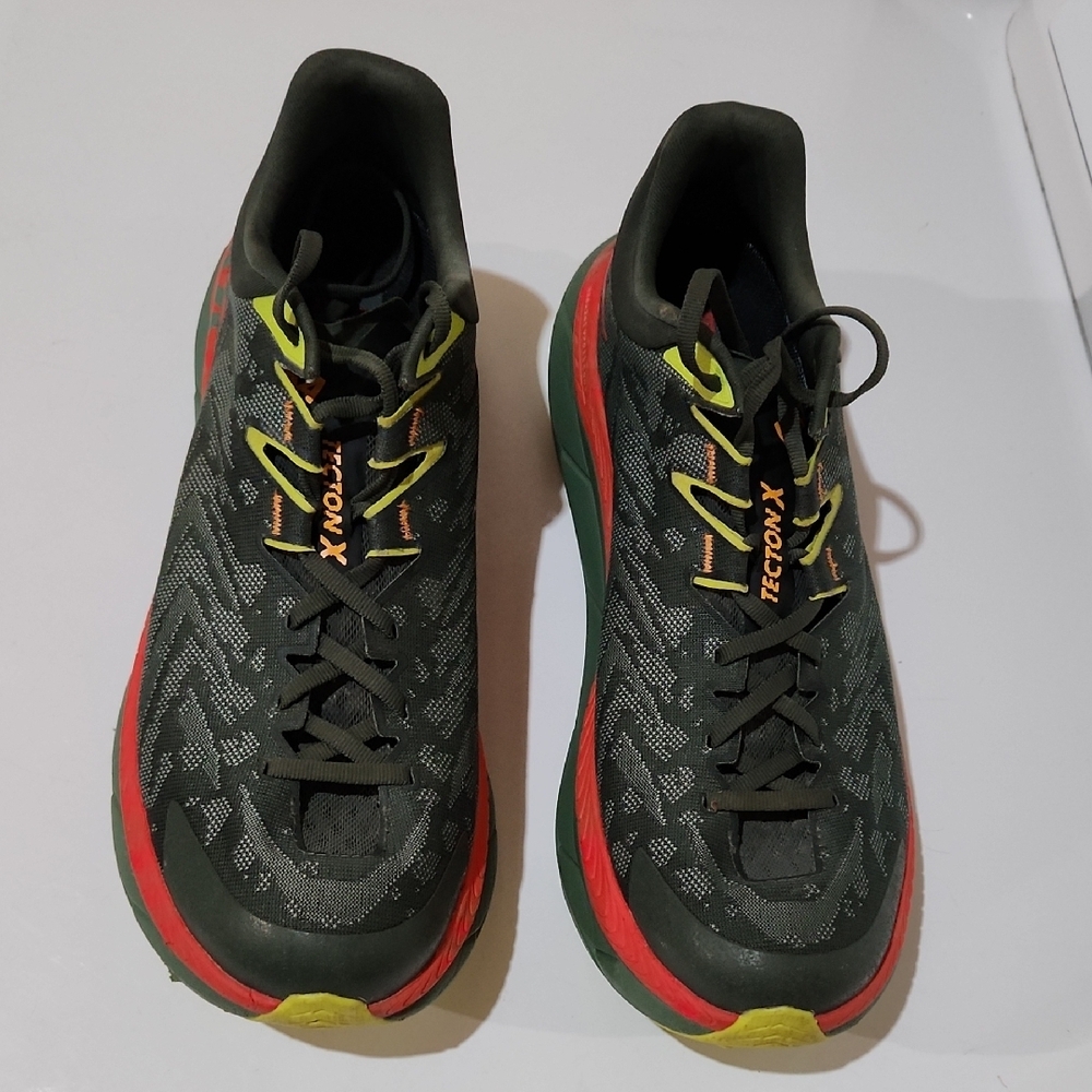 Like-new Hoka Tecton X trail shoes